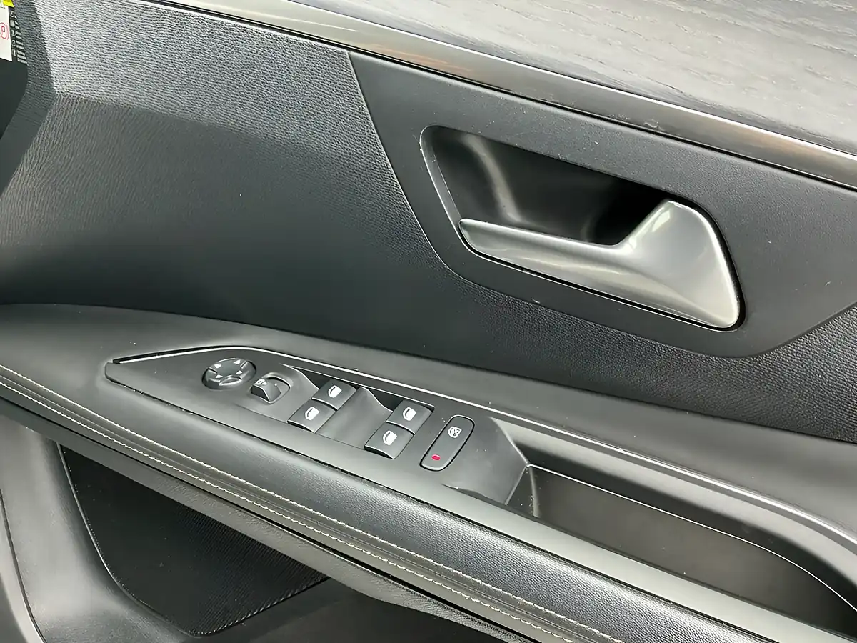 Used 2020 Peugeot 3008 GT Black - Interior and Exterior details 19