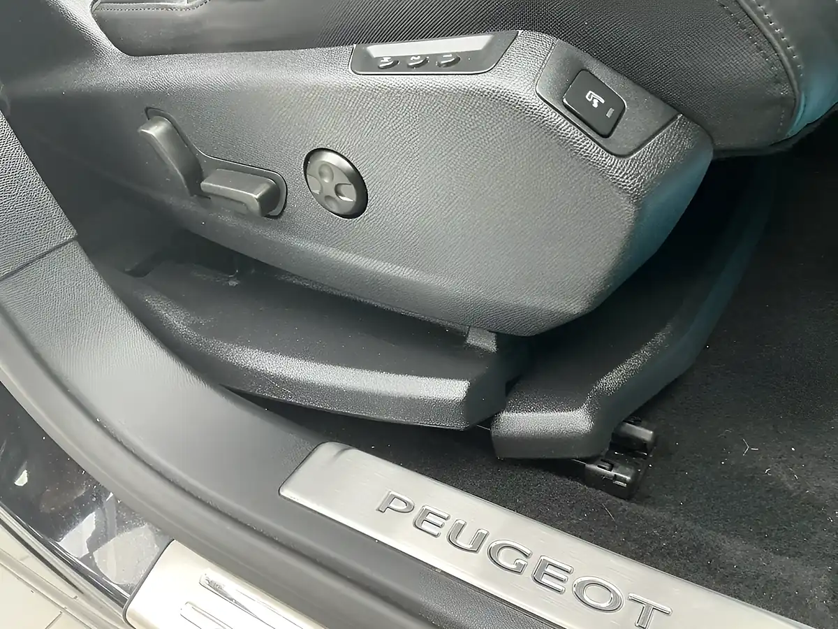 Used 2020 Peugeot 3008 GT Black - Interior and Exterior details 20