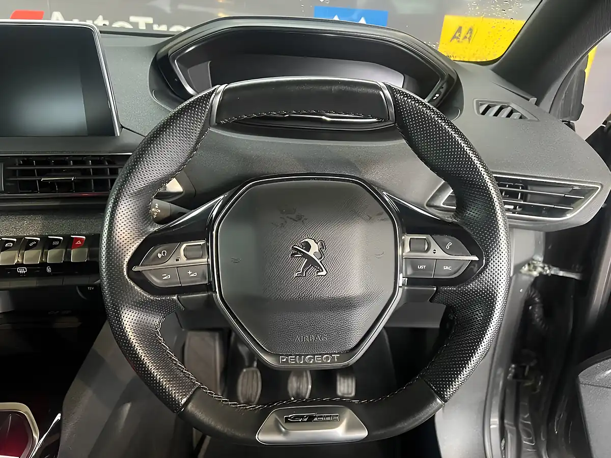 Used 2020 Peugeot 3008 GT Line Grey - Interior and Exterior details 15