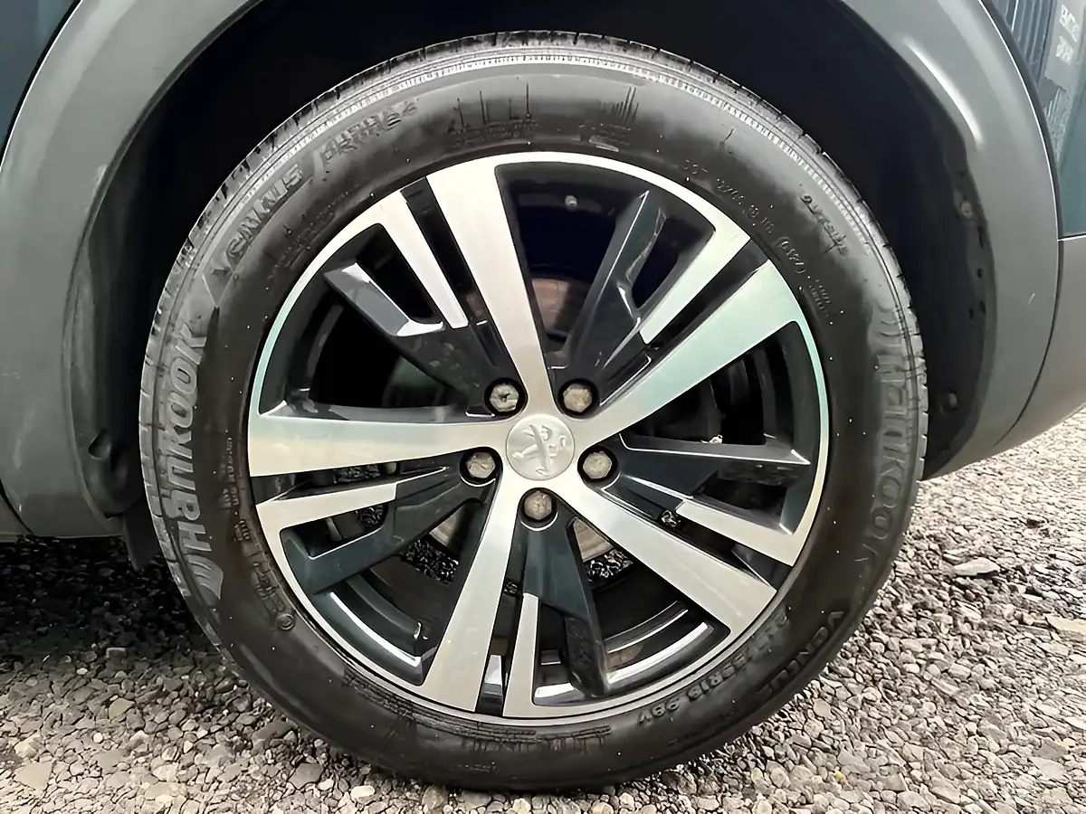 Used 2020 Peugeot 3008 GT Line Grey - Interior and Exterior details 13