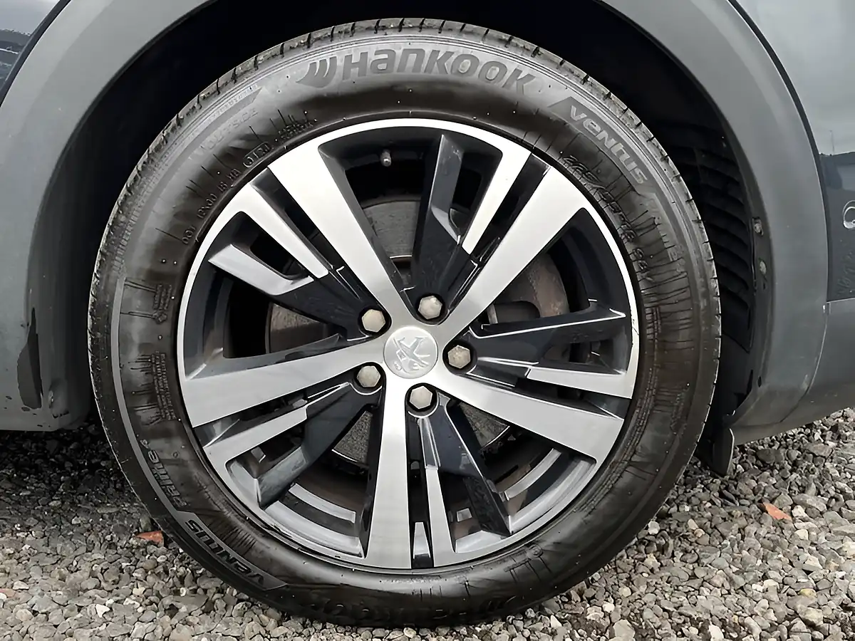 Used 2020 Peugeot 3008 GT Line Grey - Interior and Exterior details 17