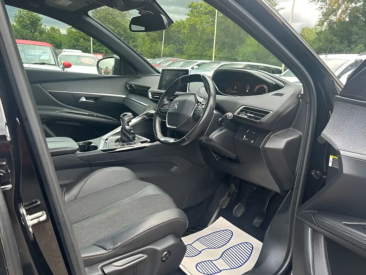 Used 2020 Peugeot 3008 GT Line Premium Black - Interior and Exterior details 4