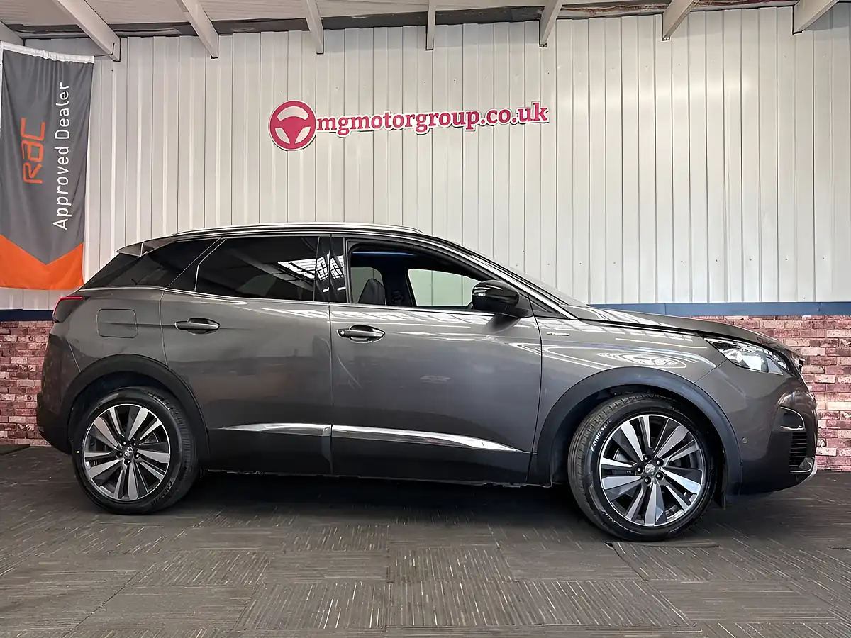 Used 2020 Peugeot 3008 GT Line Premium Grey - Interior and Exterior details 3