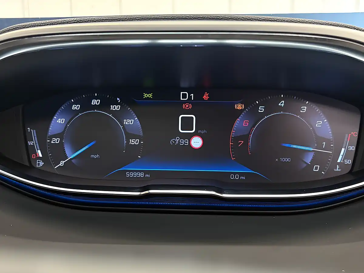 Used 2020 Peugeot 3008 GT Line Premium Grey - Interior and Exterior details 8