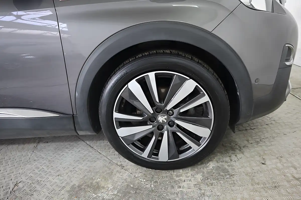 Used 2020 Peugeot 3008 GT Line Premium Grey - Interior and Exterior details 11