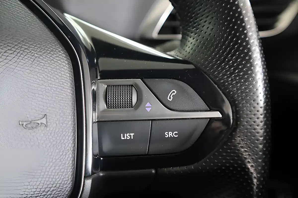 Used 2020 Peugeot 3008 GT Line Premium Grey - Interior and Exterior details 18
