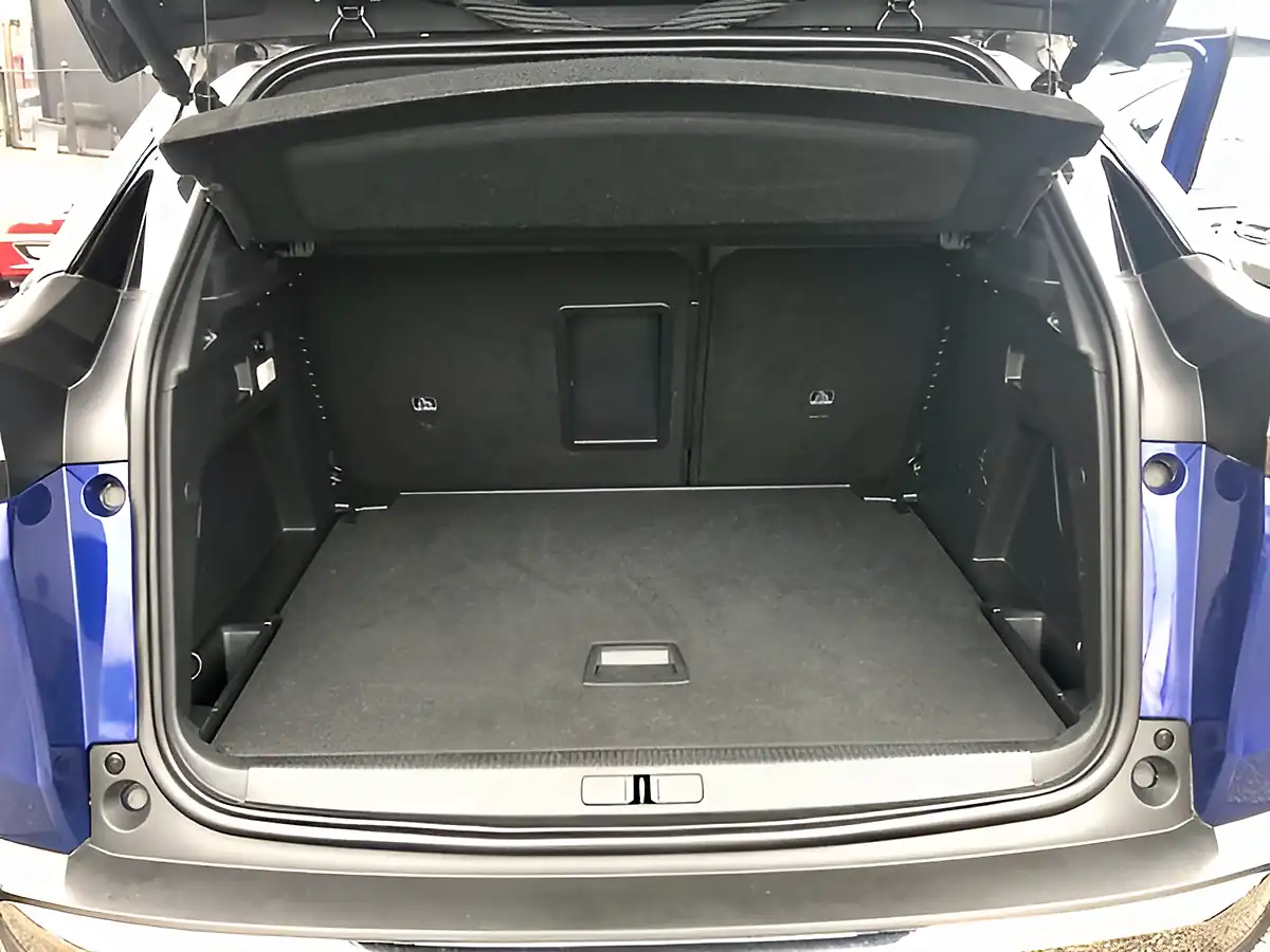 Used 2020 Peugeot 3008 GT Line Premium Magnetic Blue - Interior and Exterior details 15