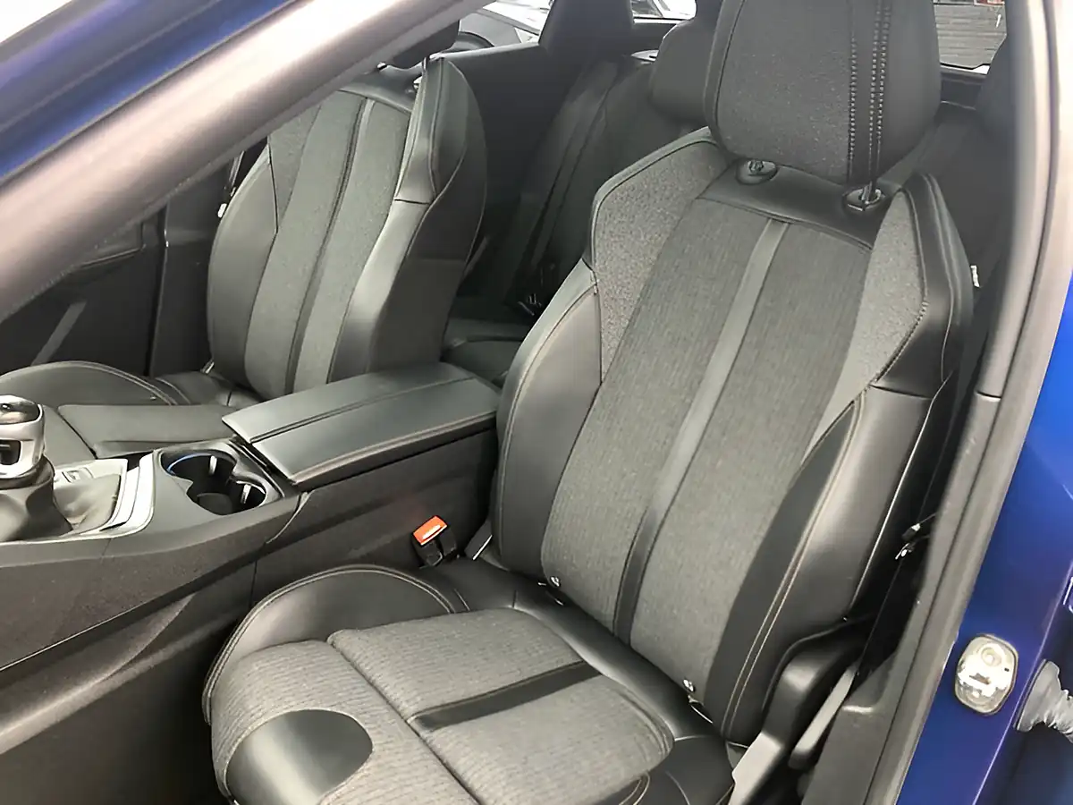 Used 2020 Peugeot 3008 GT Line Premium Magnetic Blue - Interior and Exterior details 6