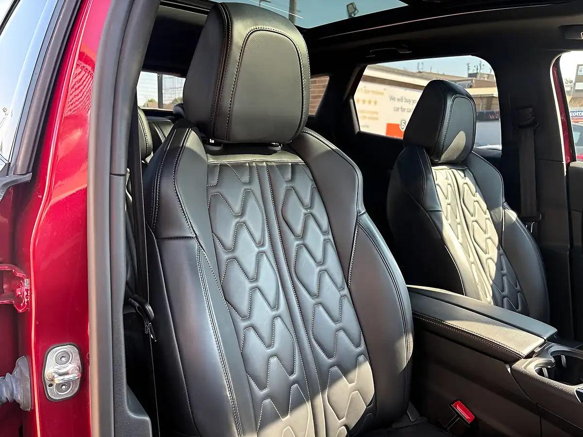 Used 2020 Peugeot 3008 GT Red - Interior and Exterior details 11
