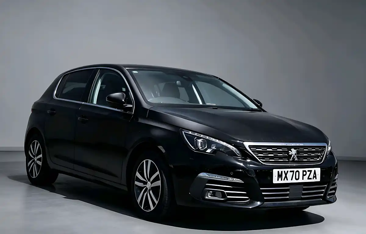 Used 2020 Peugeot 308 Allure Multicolour - Front View
