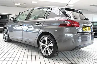 Used 2020 Peugeot 308 Allure Twilight Blue - Interior and Exterior details 18
