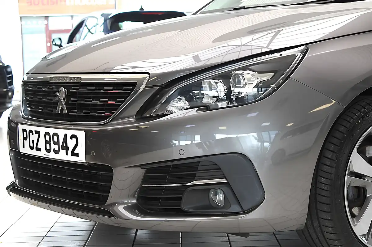 Used 2020 Peugeot 308 Allure Twilight Blue - Interior and Exterior details 4