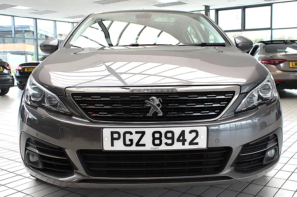 Used 2020 Peugeot 308 Allure Twilight Blue - Interior and Exterior details 8