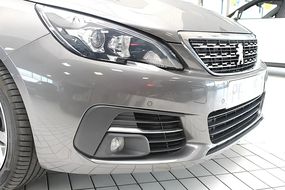 Used 2020 Peugeot 308 Allure Twilight Blue - Interior and Exterior details 9