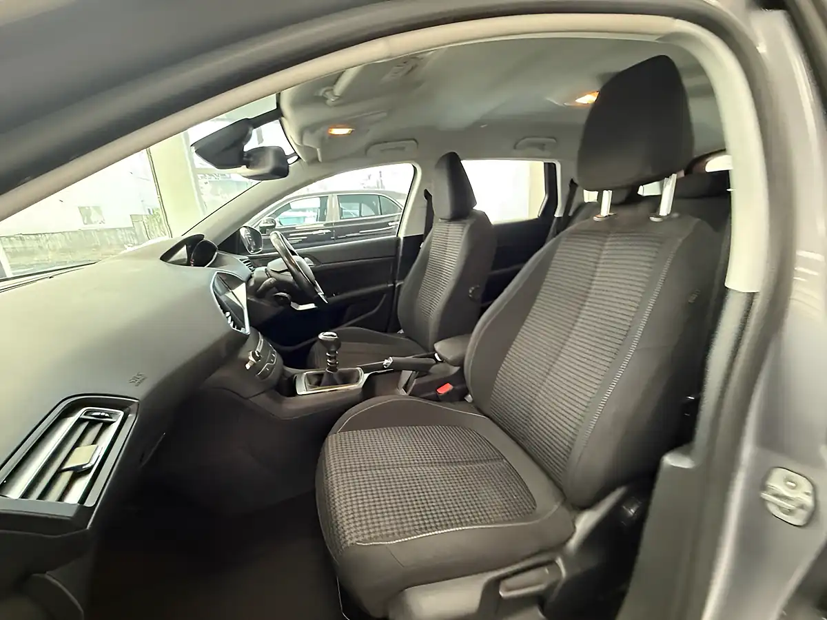 Used 2020 Peugeot 308 Sw Active Grey - Interior and Exterior details 15