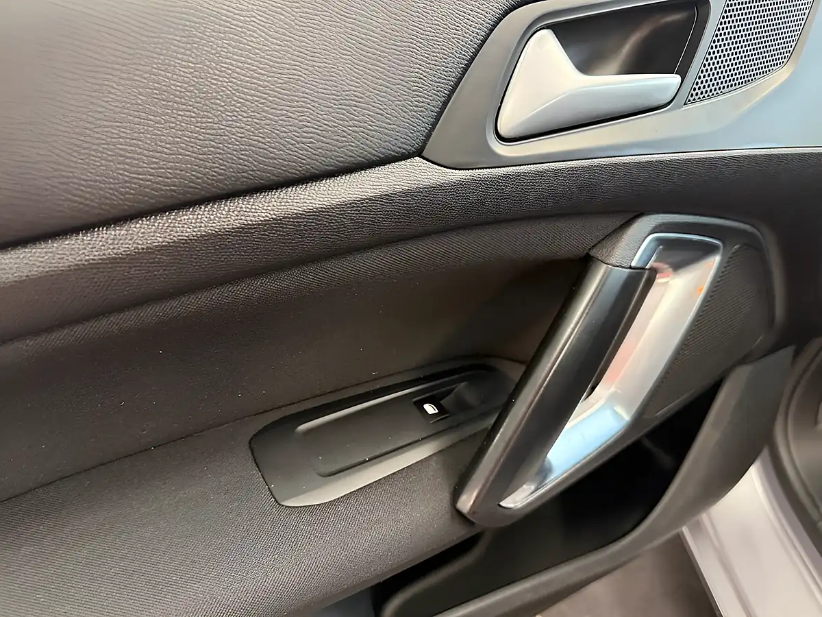 Used 2020 Peugeot 308 Sw Active Grey - Interior and Exterior details 16