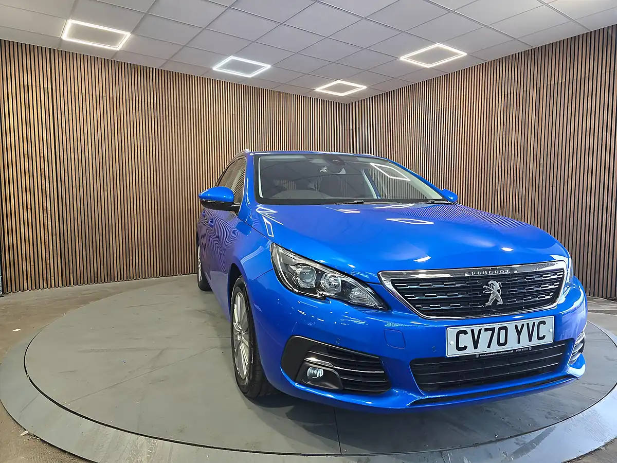 Used 2020 Peugeot 308 Sw Allure Blue - Front View