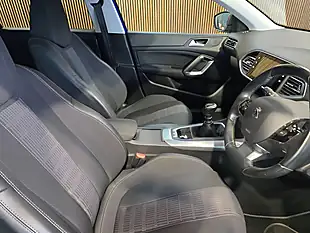 Used 2020 Peugeot 308 Sw Allure Blue - Interior and Exterior details 14