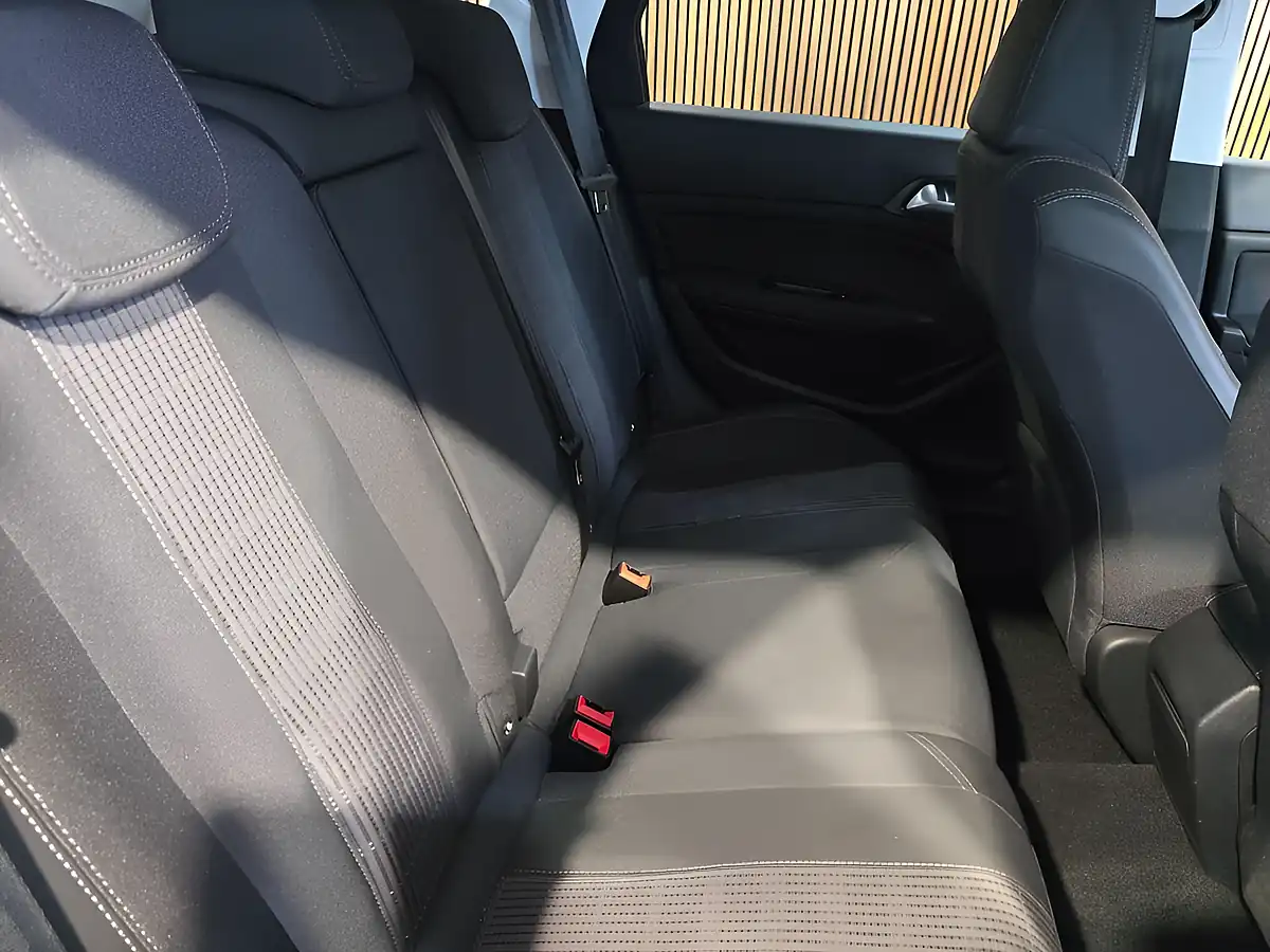 Used 2020 Peugeot 308 Sw Allure Blue - Interior and Exterior details 16