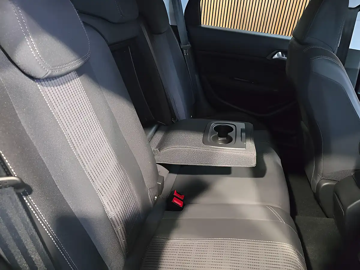 Used 2020 Peugeot 308 Sw Allure Blue - Interior and Exterior details 17