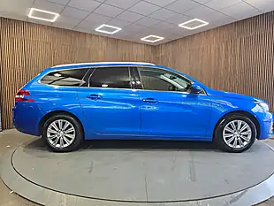 Used 2020 Peugeot 308 Sw Allure Blue - Interior and Exterior details 8