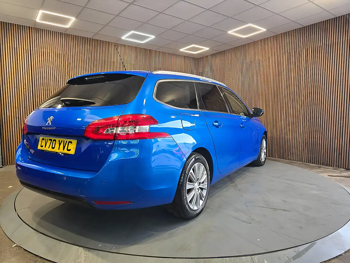 Used 2020 Peugeot 308 Sw Allure Blue - Interior and Exterior details 9
