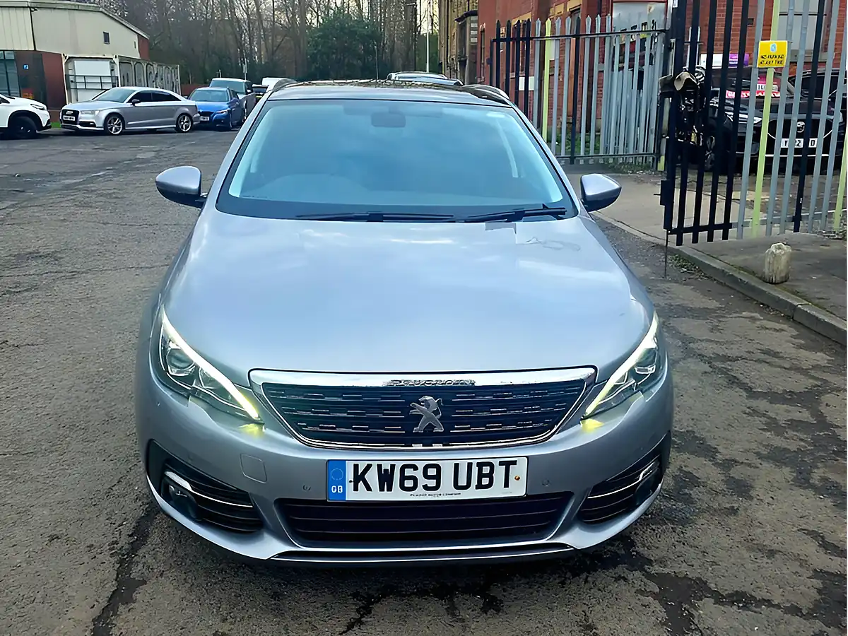 Used 2020 Peugeot 308 Sw Allure Grey - Front View
