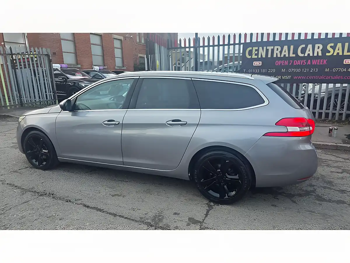 Used 2020 Peugeot 308 Sw Allure Grey - Interior and Exterior details 13