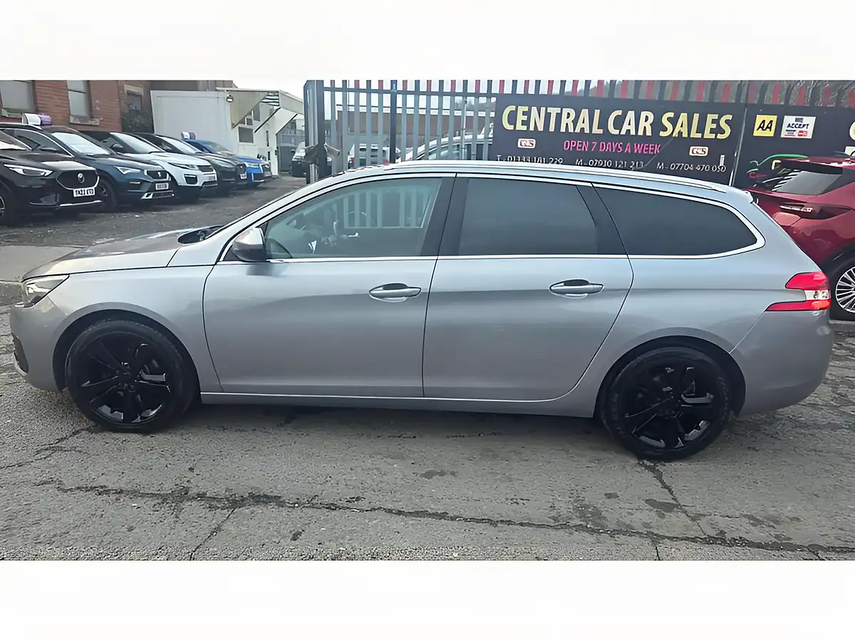 Used 2020 Peugeot 308 Sw Allure Grey - Interior and Exterior details 14