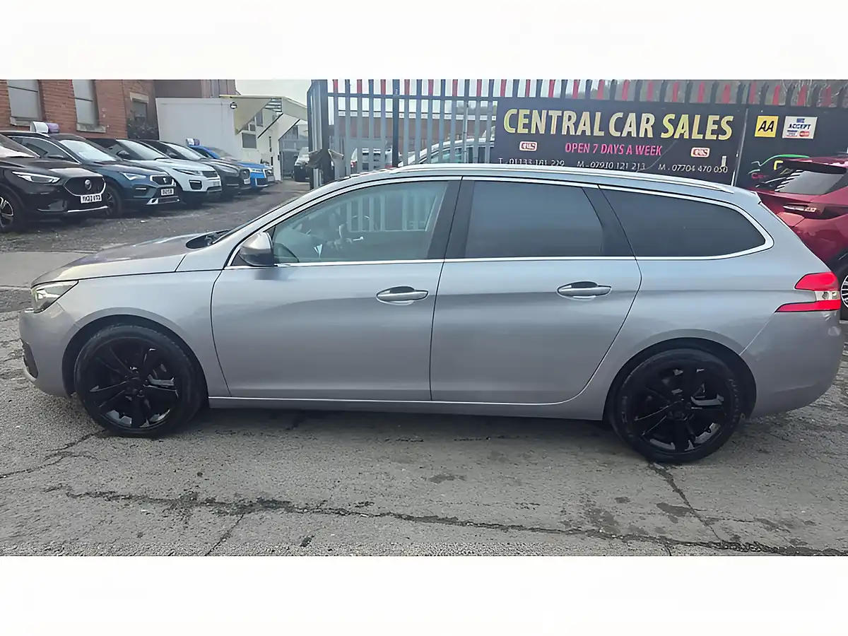 Used 2020 Peugeot 308 Sw Allure Grey - Interior and Exterior details 15