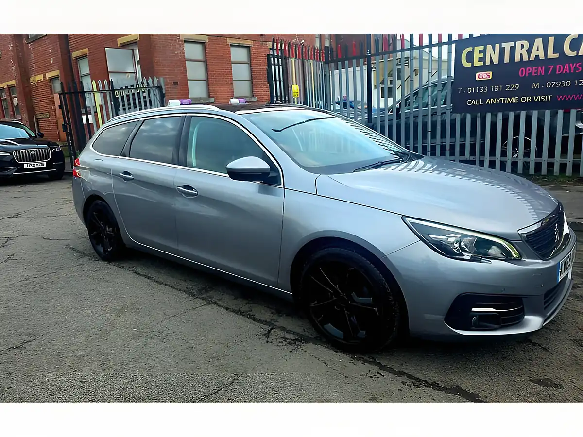 Used 2020 Peugeot 308 Sw Allure Grey - Interior and Exterior details 3