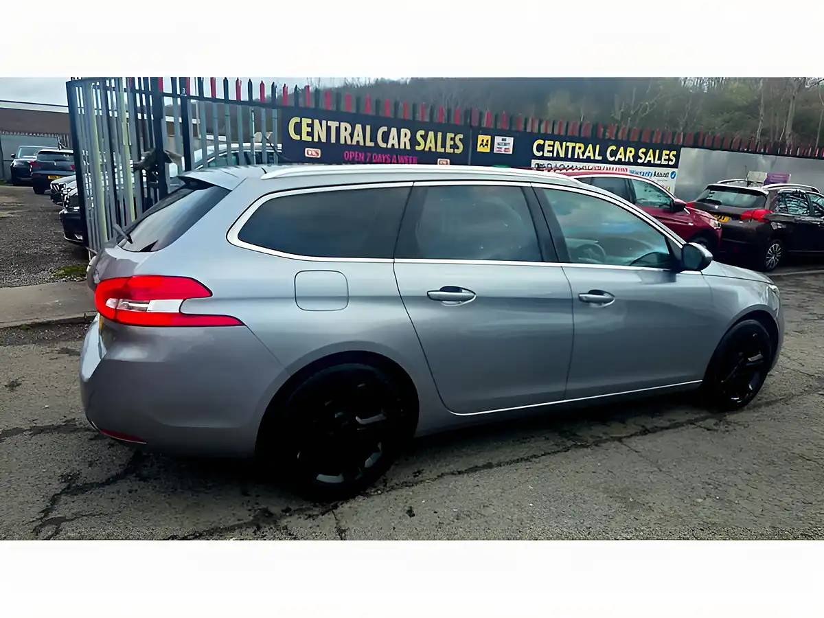 Used 2020 Peugeot 308 Sw Allure Grey - Interior and Exterior details 6