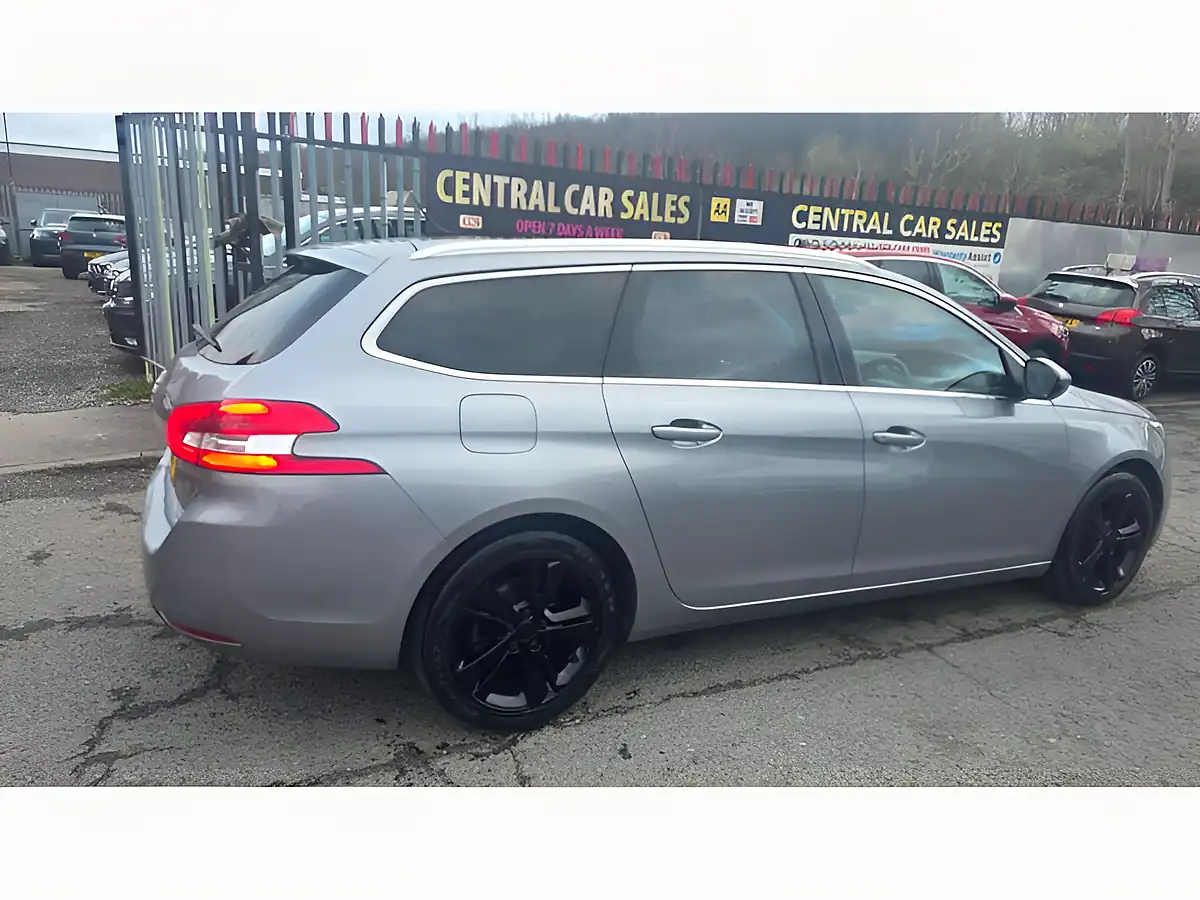 Used 2020 Peugeot 308 Sw Allure Grey - Interior and Exterior details 8