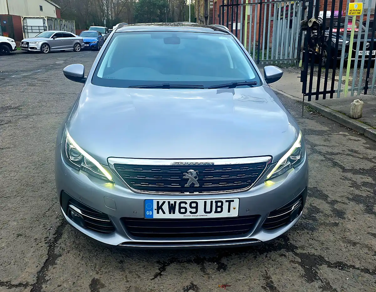 Used 2020 Peugeot 308 Sw Allure Grey - Interior and Exterior details 3