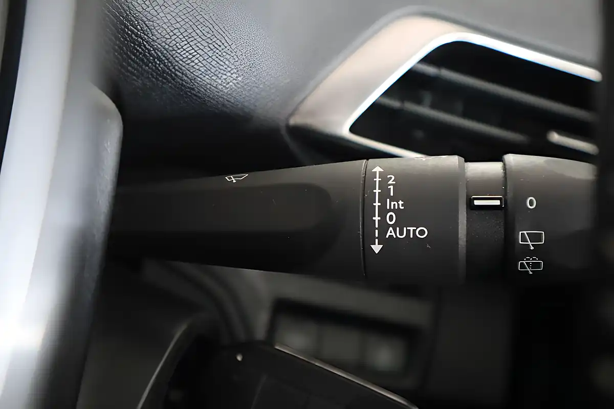 Used 2020 Peugeot 5008 Active Black - Interior and Exterior details 19
