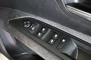 Used 2020 Peugeot 5008 Active Black - Interior and Exterior details 20