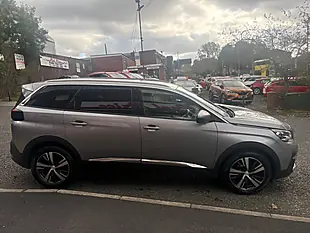 Used 2020 Peugeot 5008 Allure Grey - Interior and Exterior details 2