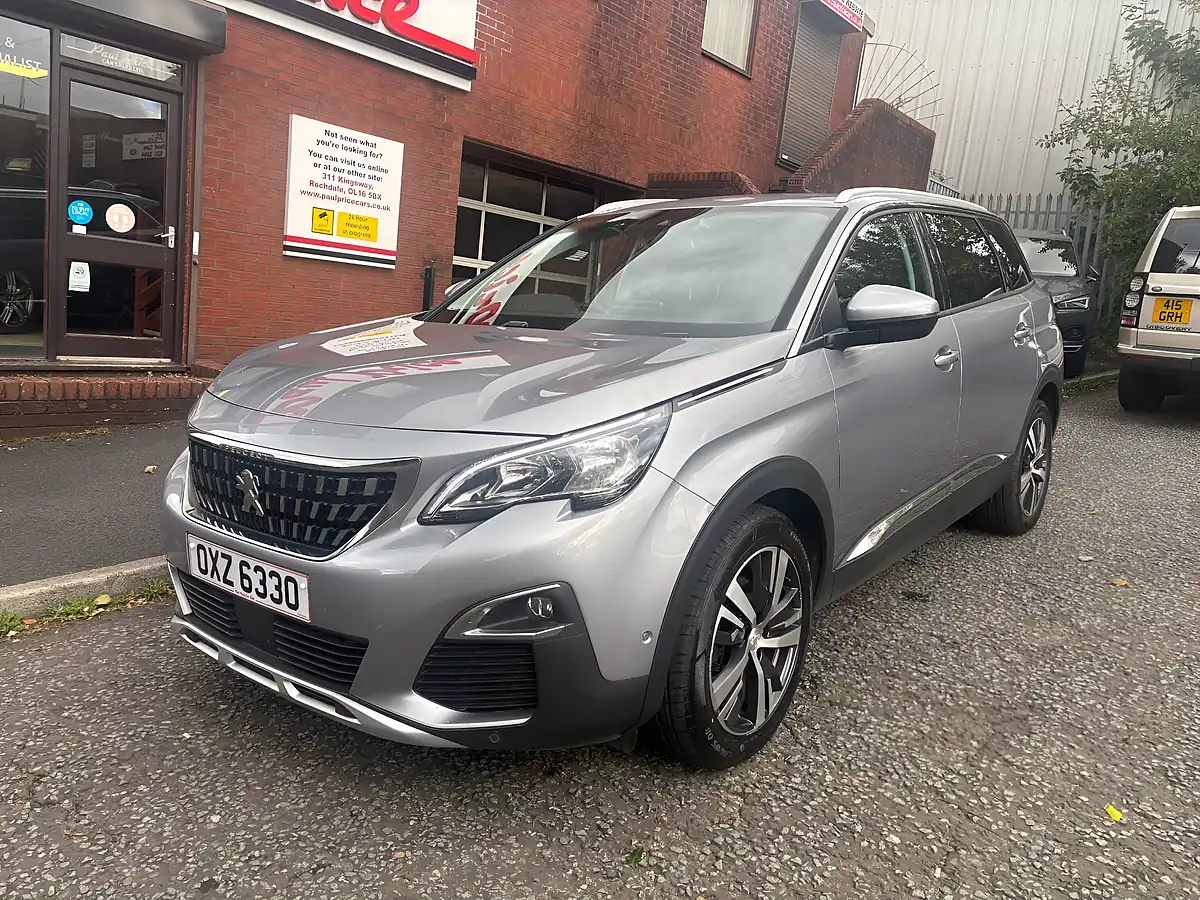 Used 2020 Peugeot 5008 Allure Grey - Interior and Exterior details 7