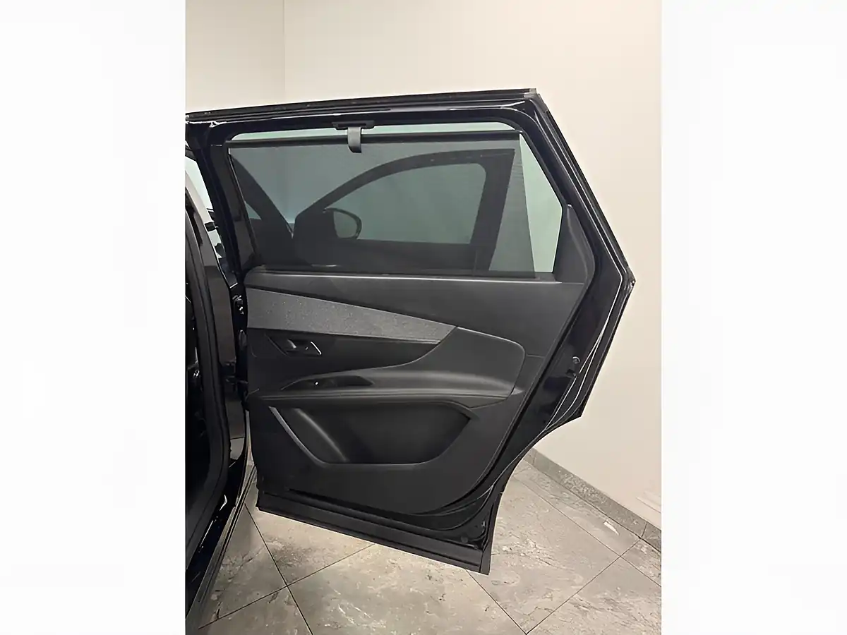 Used 2020 Peugeot 5008 GT Line Black - Interior and Exterior details 14