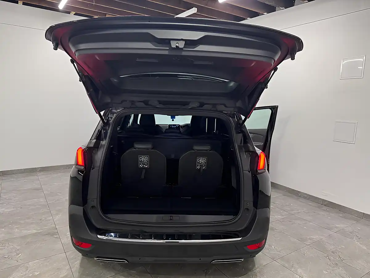 Used 2020 Peugeot 5008 GT Line Black - Interior and Exterior details 15