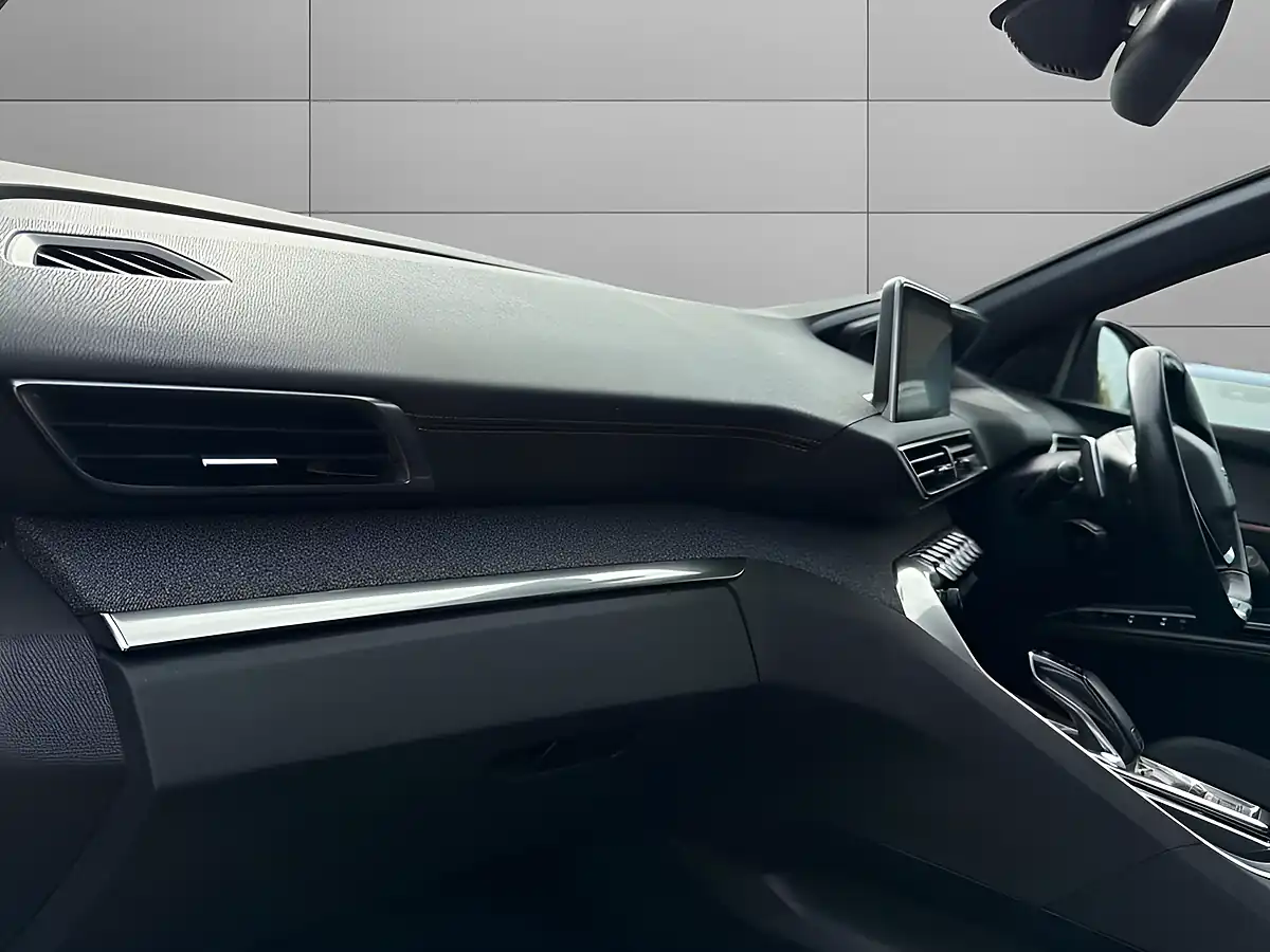 Used 2020 Peugeot 5008 GT Line Grey - Interior and Exterior details 11