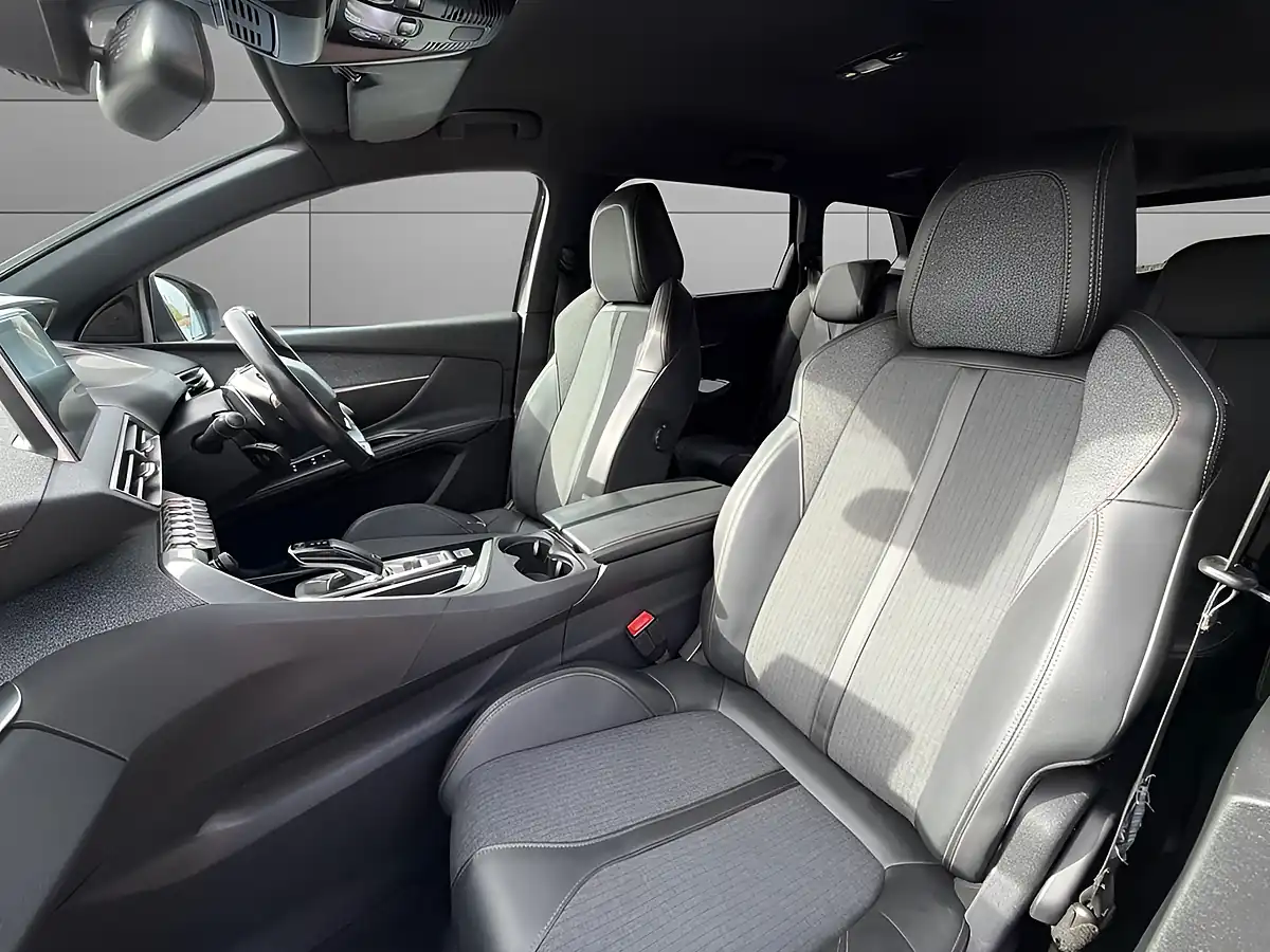 Used 2020 Peugeot 5008 GT Line Grey - Interior and Exterior details 16