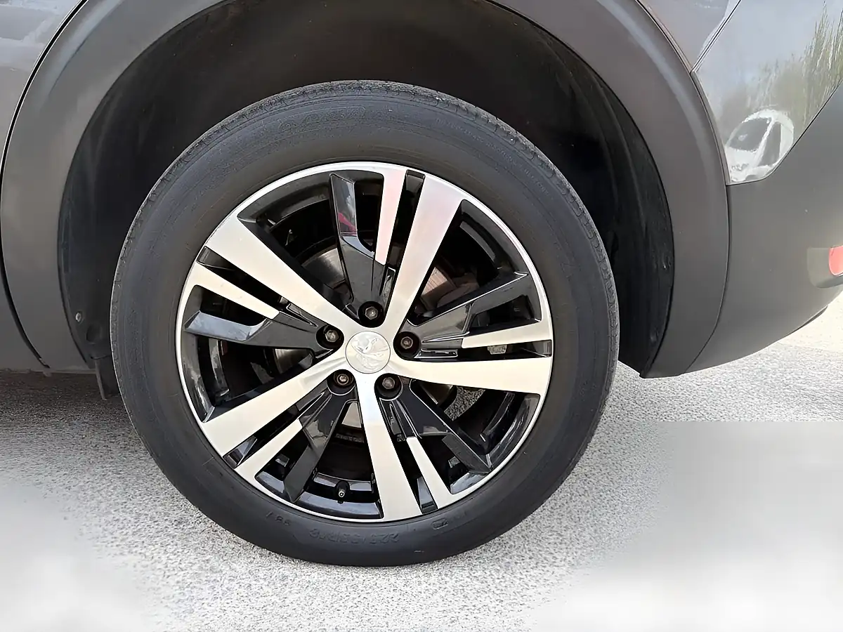 Used 2020 Peugeot 5008 GT Line Grey - Interior and Exterior details 19