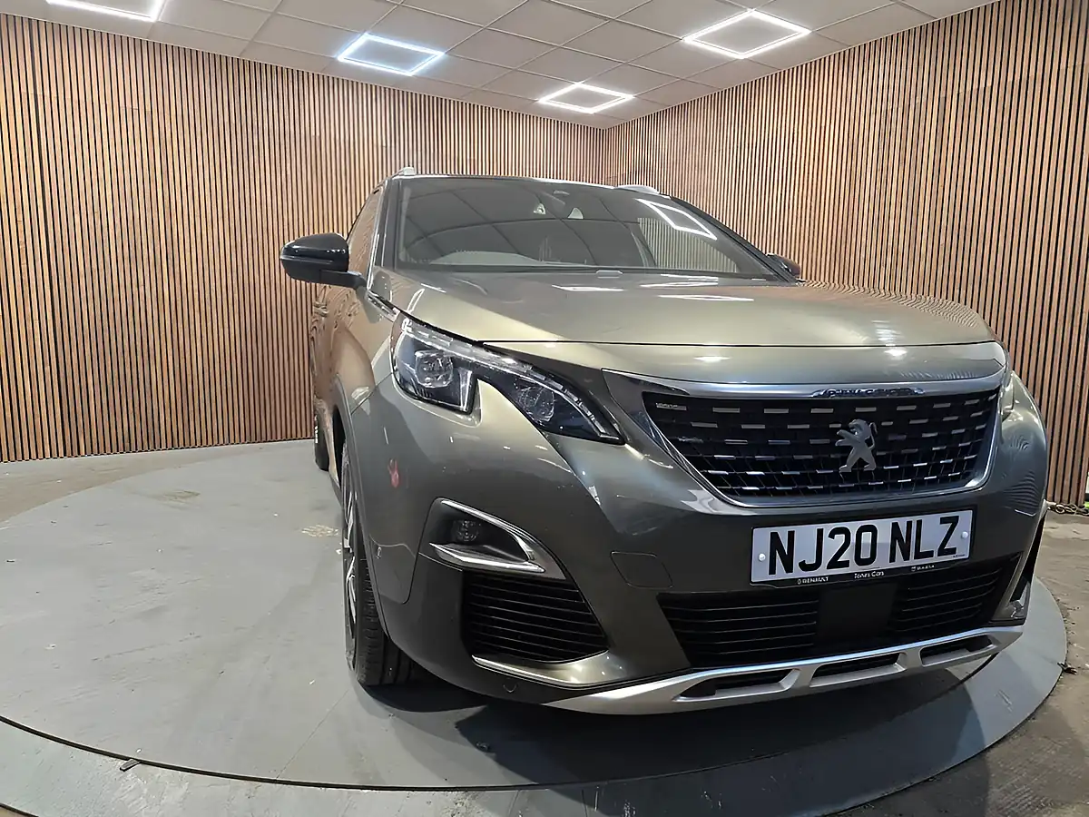 Used 2020 Peugeot 5008 GT Line Grey - Front View