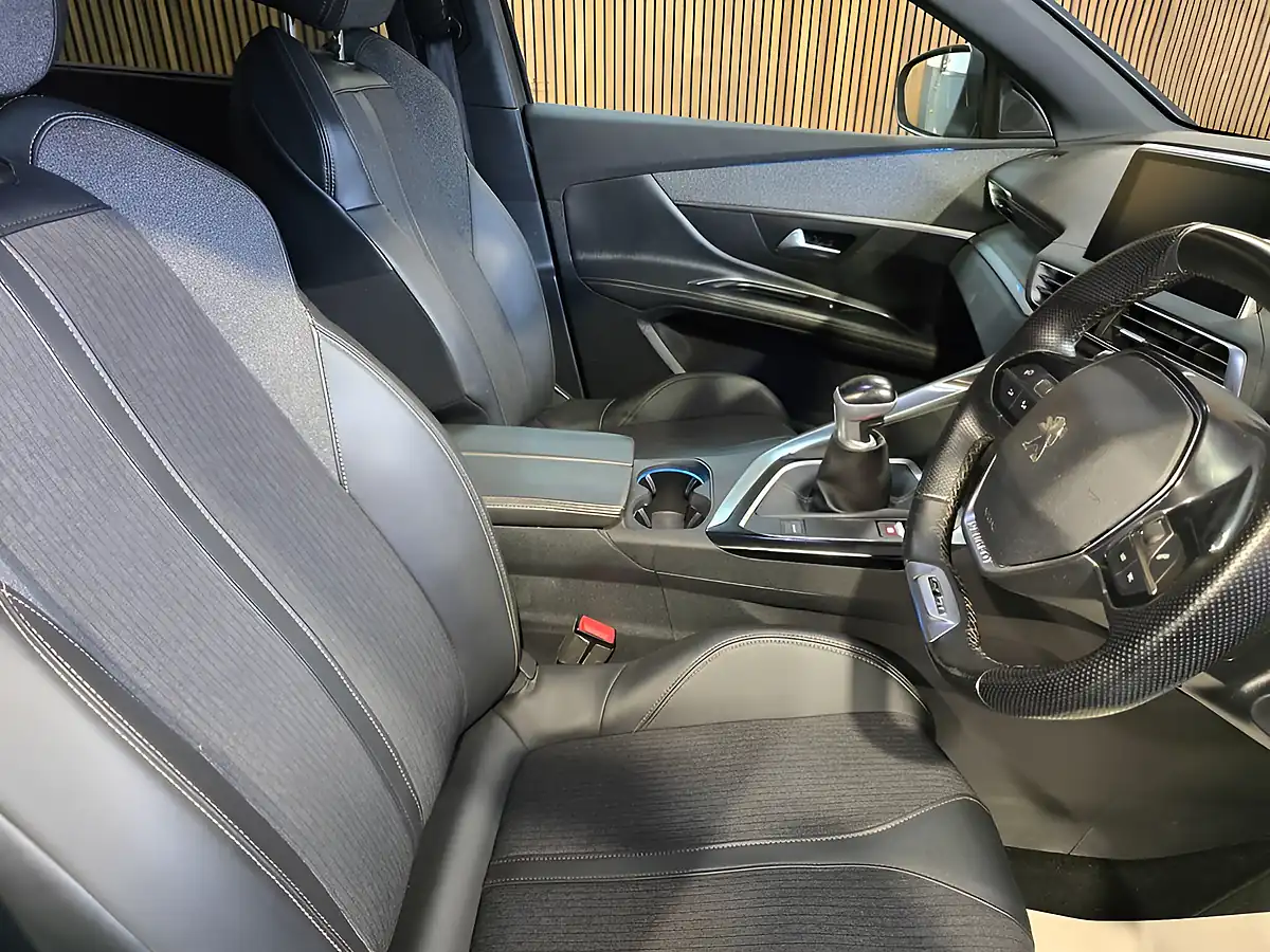 Used 2020 Peugeot 5008 GT Line Grey - Interior and Exterior details 12