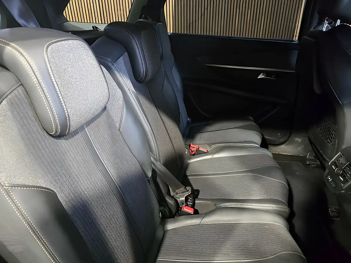Used 2020 Peugeot 5008 GT Line Grey - Interior and Exterior details 14