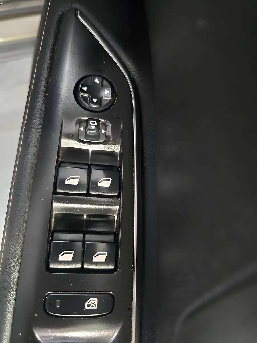 Used 2020 Peugeot 5008 GT Line Grey - Interior and Exterior details 19