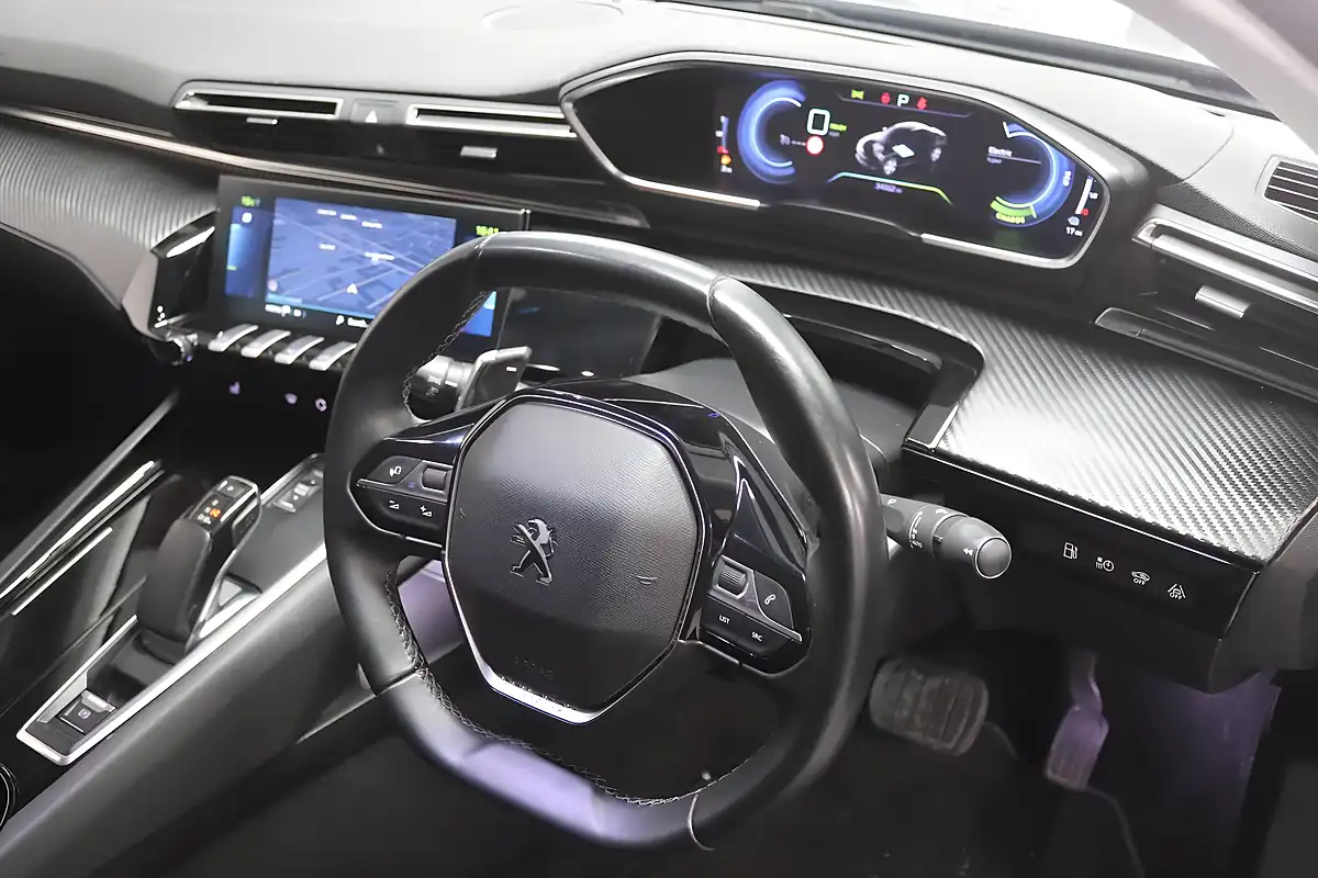 Used 2020 Peugeot 508 Allure Grey - Interior and Exterior details 11