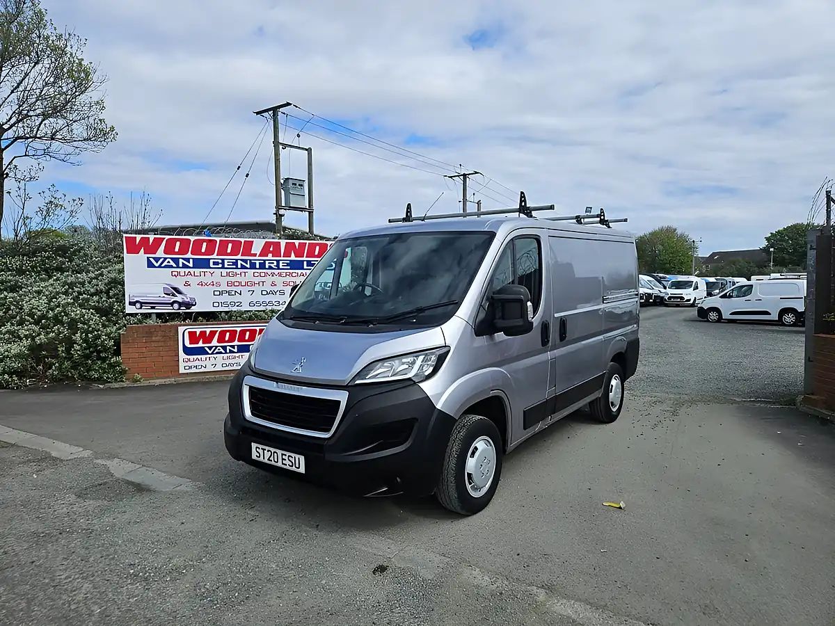 Used 2020 Peugeot Boxer 333 Pro L1H1 Swb Grey - Interior and Exterior details 4