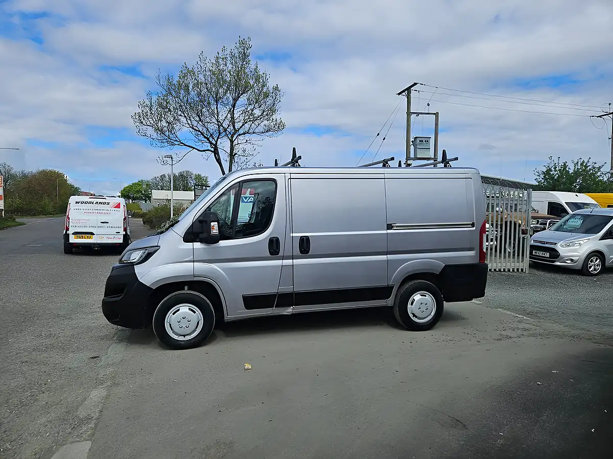 Used 2020 Peugeot Boxer 333 Pro L1H1 Swb Grey - Interior and Exterior details 5